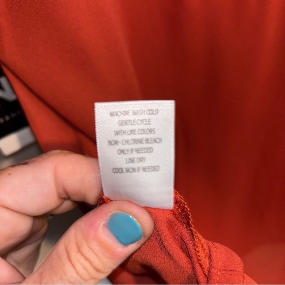 IN SAN Francisco NWT Terracotta V-Neck Women's Top - Picture 6 of 6
